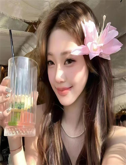 人物深度分析：程爷的小野猫中的反派角色的复杂性与人性深度 认识人物与故事的互动